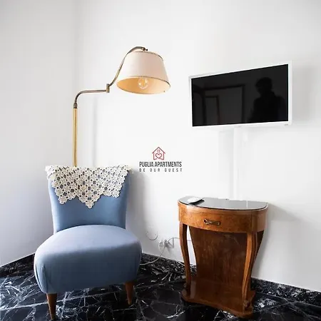 Apartment Golden And Silver House Center Near The Trains Bari