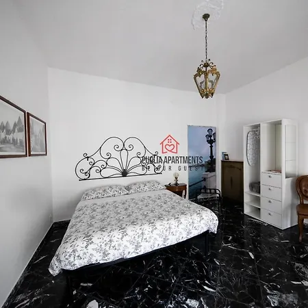 Golden And Silver House Center Near The Trains Apartment Bari