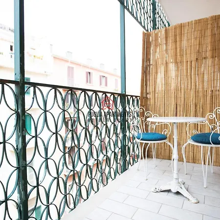 Golden And Silver House Center Near The Trains Apartment Bari