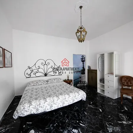 Apartment Golden And Silver House Center Near The Trains Bari