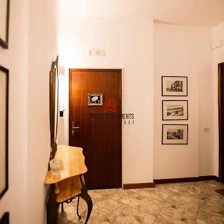 Golden And Silver House Center Near The Trains Апартаменты